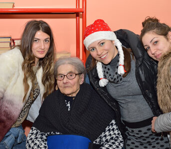 Buon natale ai nonni della casa di riposo